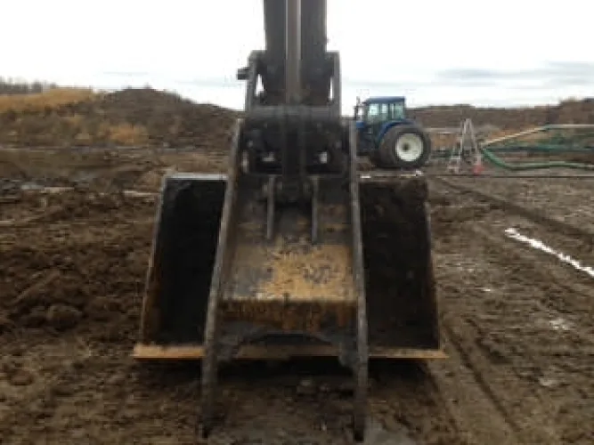 Photo #6 of CLAYTON CONSTRUCTION LTD. - LATE MODEL CATERPILLAR, VOLVO AND HITACHI MOBILE CONSTRUCTION EQUIPMENT