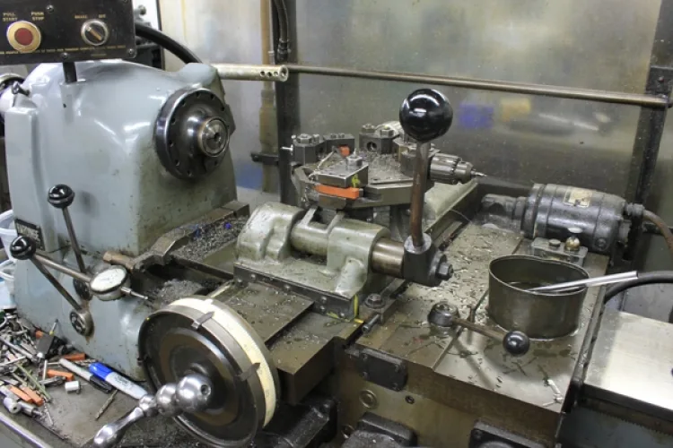 Photo #12 of DUARTE ENGINEERING CO. - MACHINE SHOP EQUIPMENT FEATURING: 2008 MIGHT VIPER PRO1000AP 3-AXIS CNC VMC, LATHES, MILLS, PRECISION HONING MACHINES, HORIZONTAL & VERTICAL BAND SAW, GRINDERS, INSPECTION, TOOLING & MUCH MORE...