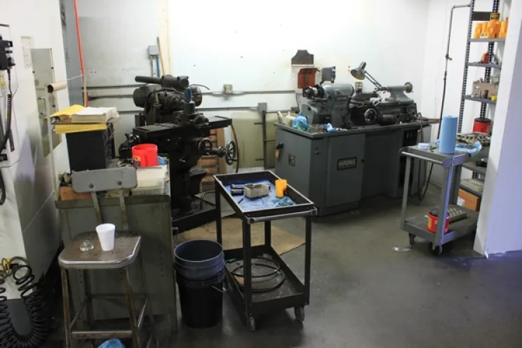 Photo #111 of DUARTE ENGINEERING CO. - MACHINE SHOP EQUIPMENT FEATURING: 2008 MIGHT VIPER PRO1000AP 3-AXIS CNC VMC, LATHES, MILLS, PRECISION HONING MACHINES, HORIZONTAL & VERTICAL BAND SAW, GRINDERS, INSPECTION, TOOLING & MUCH MORE...