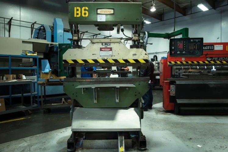 Photo #78 of COMPLETE CLOSURE OF A MULTI-MILLION DOLLAR STATE-OF-THE-ART 5-AXIS CNC AEROSPACE FACILITY - SHEFFIELD MANUFACTURING, INC., FEATURING: 5 AXIS VERTICAL MACHINING CENTERS, PROFILERS, BRIDGE MILLS, MILLING MACHINES, BRAKES, LATHES, TURRET PUNCH PRESS,