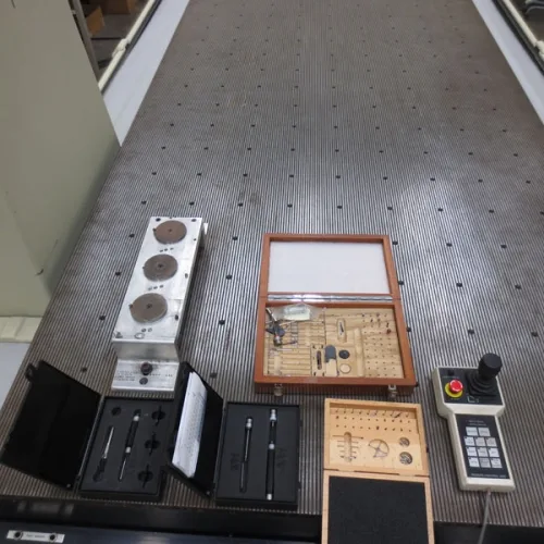 Photo #38 of CINCINNATI & KASUGA 3, 4 & 5 AXIS CNC VERTICAL & HORIZONTAL MACHINING CENTERS LATE AS 2005, SPARE PARTS, INCLUDING SPINDLES, BALL SCREWS & LINEAR RAILS & 1997 GIDDINGS & LEWIS CMM