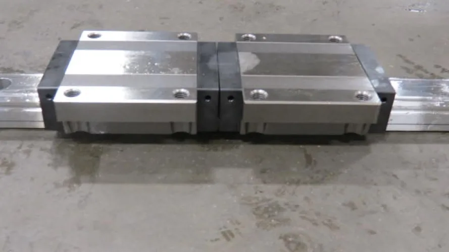 Photo #61 of CINCINNATI & KASUGA 3, 4 & 5 AXIS CNC VERTICAL & HORIZONTAL MACHINING CENTERS LATE AS 2005, SPARE PARTS, INCLUDING SPINDLES, BALL SCREWS & LINEAR RAILS & 1997 GIDDINGS & LEWIS CMM