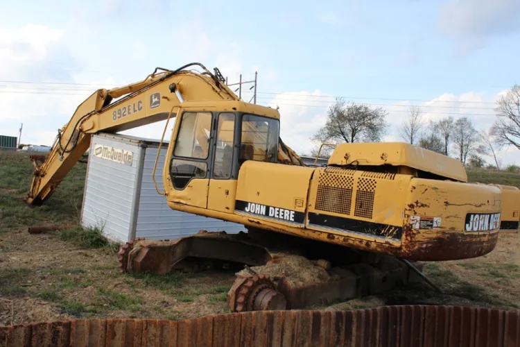 Photo #156 of BY ORDER OF US BANKRUPTCY COURT WESTERN DIVISION OF PENNSYLVANIA CASE NUMBER: 15-07066-JAD - EQUIPMENT & REAL-ESTATE OF MAJOR WATER, OIL, GAS & UTILITY SERVICE PROVIDER: PUMPING & FRACKING EQUIPMENT, EXCAVATION & EARTH MOVING EQUIPMENT, TRUCKS & TRAILERS,