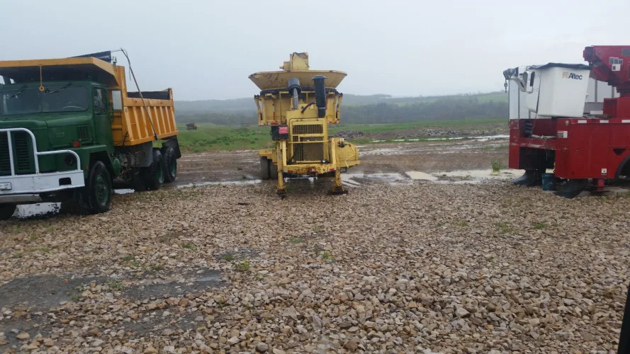 Photo #279 of BY ORDER OF US BANKRUPTCY COURT WESTERN DIVISION OF PENNSYLVANIA CASE NUMBER: 15-07066-JAD - EQUIPMENT & REAL-ESTATE OF MAJOR WATER, OIL, GAS & UTILITY SERVICE PROVIDER: PUMPING & FRACKING EQUIPMENT, EXCAVATION & EARTH MOVING EQUIPMENT, TRUCKS & TRAILERS,