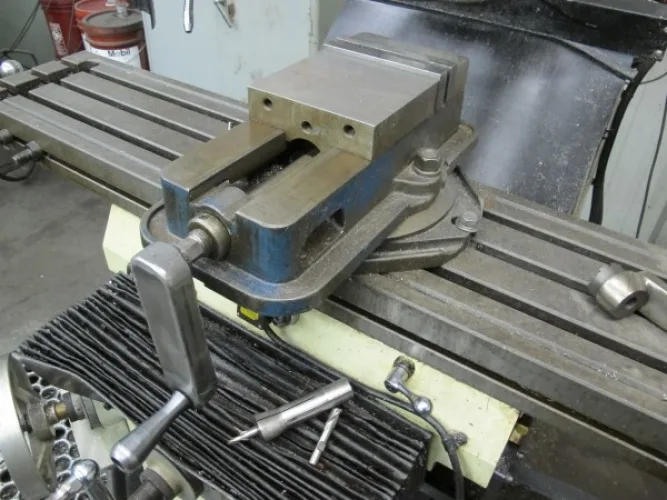 Photo #46 of SURPLUS EQUIPMENT TO THE ONGOING NEEDS OF: VALASSIS WICHITA PRINTING DIVISION (M), INCLUDING: MAILING & BINDERY EQUIPMENT, BALERS & PAPER RECYCLING EQUIPMENT, COMPLETE MACHINE SHOP, MAINTENANCE EQUIPMENT, MATERIAL HANDLING EQUIPMENT, PLANT SUPPORT, ETC.