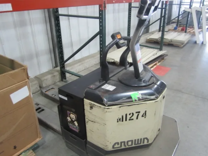 Photo #6 of APPROX. (640) SECTIONS OF INTERLAKE 30 TEARDROP PALLET RACKING & GRAVITY FLOW RACKING, INCLINE & DECLINE BELTED & POWERED ROLLER CONVEYORS, (10) CROWN ORDER PICKERS, REACH TRUCKS & ELECTRIC TRUCKS, (9) VARIOUS BATTERY CHARGERS & SPARE BATTERIES & MUCH