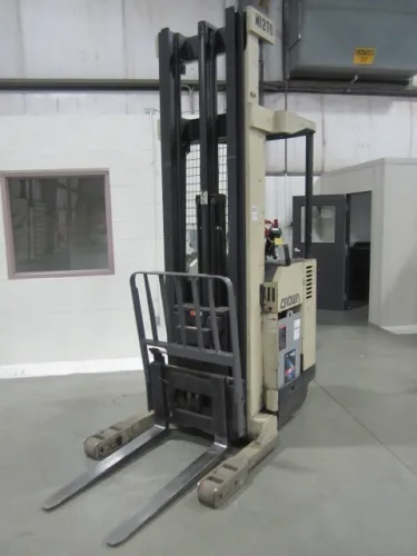 Photo #30 of APPROX. (640) SECTIONS OF INTERLAKE 30 TEARDROP PALLET RACKING & GRAVITY FLOW RACKING, INCLINE & DECLINE BELTED & POWERED ROLLER CONVEYORS, (10) CROWN ORDER PICKERS, REACH TRUCKS & ELECTRIC TRUCKS, (9) VARIOUS BATTERY CHARGERS & SPARE BATTERIES & MUCH