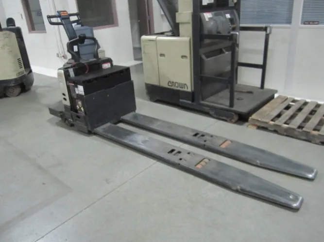 Photo #31 of APPROX. (640) SECTIONS OF INTERLAKE 30 TEARDROP PALLET RACKING & GRAVITY FLOW RACKING, INCLINE & DECLINE BELTED & POWERED ROLLER CONVEYORS, (10) CROWN ORDER PICKERS, REACH TRUCKS & ELECTRIC TRUCKS, (9) VARIOUS BATTERY CHARGERS & SPARE BATTERIES & MUCH