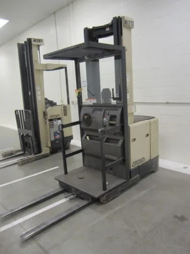 Photo #34 of APPROX. (640) SECTIONS OF INTERLAKE 30 TEARDROP PALLET RACKING & GRAVITY FLOW RACKING, INCLINE & DECLINE BELTED & POWERED ROLLER CONVEYORS, (10) CROWN ORDER PICKERS, REACH TRUCKS & ELECTRIC TRUCKS, (9) VARIOUS BATTERY CHARGERS & SPARE BATTERIES & MUCH