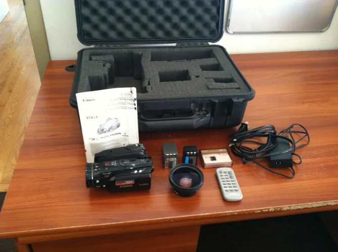 Photo #4 of UBER CONTENT - MODERN & CONTEMPORARY OFFICE FURNITURE & EQUIPMENT, 2012 RANGE ROVER, CANNONDALE EN 14781 ROAD BIKE, SONY XDCAM PMW-F3 SUPER35MM CAMCORDER, CANON EOS-1 CAMERA & MUCH MORE...