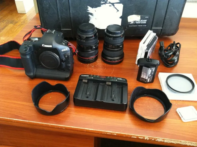 Photo #5 of UBER CONTENT - MODERN & CONTEMPORARY OFFICE FURNITURE & EQUIPMENT, 2012 RANGE ROVER, CANNONDALE EN 14781 ROAD BIKE, SONY XDCAM PMW-F3 SUPER35MM CAMCORDER, CANON EOS-1 CAMERA & MUCH MORE...