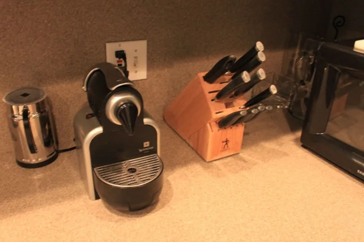 Photo #35 of UBER CONTENT - MODERN & CONTEMPORARY OFFICE FURNITURE & EQUIPMENT, 2012 RANGE ROVER, CANNONDALE EN 14781 ROAD BIKE, SONY XDCAM PMW-F3 SUPER35MM CAMCORDER, CANON EOS-1 CAMERA & MUCH MORE...