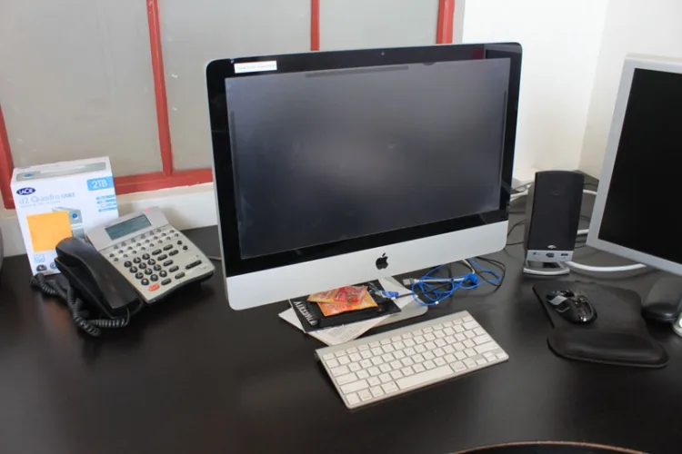 Photo #46 of UBER CONTENT - MODERN & CONTEMPORARY OFFICE FURNITURE & EQUIPMENT, 2012 RANGE ROVER, CANNONDALE EN 14781 ROAD BIKE, SONY XDCAM PMW-F3 SUPER35MM CAMCORDER, CANON EOS-1 CAMERA & MUCH MORE...