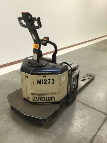 Photo #5 of SHORT NOTICE SALE - WAREHOUSE RACKING, FORKLIFTS, PALLET JACKS AND OFFICE AUCTION