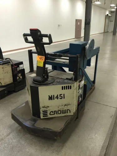 Photo #8 of SHORT NOTICE SALE - WAREHOUSE RACKING, FORKLIFTS, PALLET JACKS AND OFFICE AUCTION