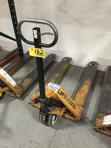 Photo #9 of SHORT NOTICE SALE - WAREHOUSE RACKING, FORKLIFTS, PALLET JACKS AND OFFICE AUCTION
