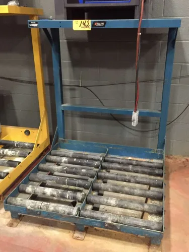 Photo #11 of SHORT NOTICE SALE - WAREHOUSE RACKING, FORKLIFTS, PALLET JACKS AND OFFICE AUCTION