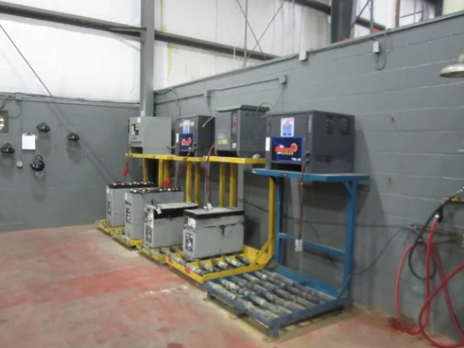 Photo #17 of SHORT NOTICE SALE - WAREHOUSE RACKING, FORKLIFTS, PALLET JACKS AND OFFICE AUCTION