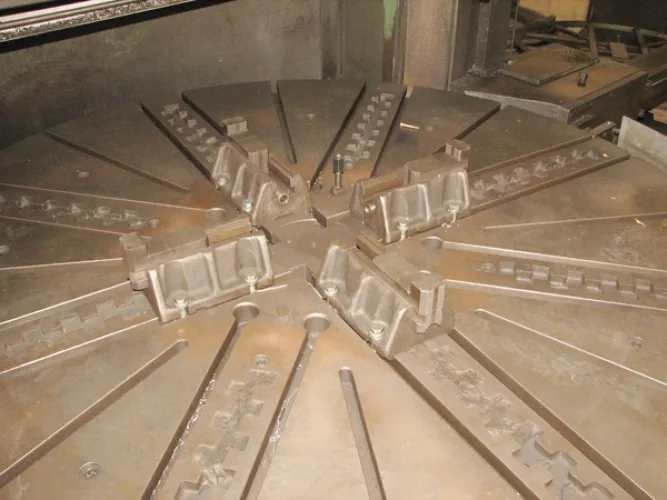 Photo #29 of DUE TO DOWNSIZING, SURPLUS ASSETS OF A MAJOR OIL & GAS MANUFACTURER: (18) 2012 DOOSAN CNC TURNING CENTERS, 100'' GRAY CNC VERTICAL BORING MILL, 98'' SUMMIT VERTICAL BORING MILL, 1998 KURAKI CNC HORIZONTAL TABLE TYPE BORING MILL & 2004 TOYOTA CNC