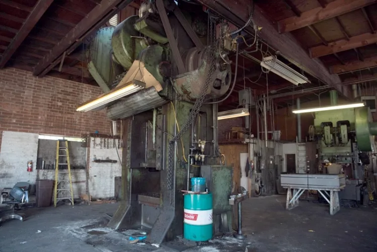 Photo #93 of GOLDEN STATE TOOL & DIE - COMPLETE TOOL & DIE SHOP, METAL STAMPING UP TO 800 TON CAPACITY, FEATURING: 800-TON CLEARING & 400 TON MINSTER KNUCKLE PRESSES,  UP TO 400 TON STRAIGHT SIDE, OBI, GAP FRAME STAMPING PRESSES, COMPLETE TOOL ROOM, ROLLING STOCK &
