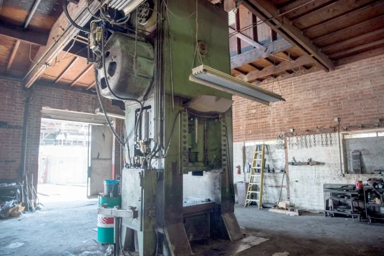 Photo #94 of GOLDEN STATE TOOL & DIE - COMPLETE TOOL & DIE SHOP, METAL STAMPING UP TO 800 TON CAPACITY, FEATURING: 800-TON CLEARING & 400 TON MINSTER KNUCKLE PRESSES,  UP TO 400 TON STRAIGHT SIDE, OBI, GAP FRAME STAMPING PRESSES, COMPLETE TOOL ROOM, ROLLING STOCK &
