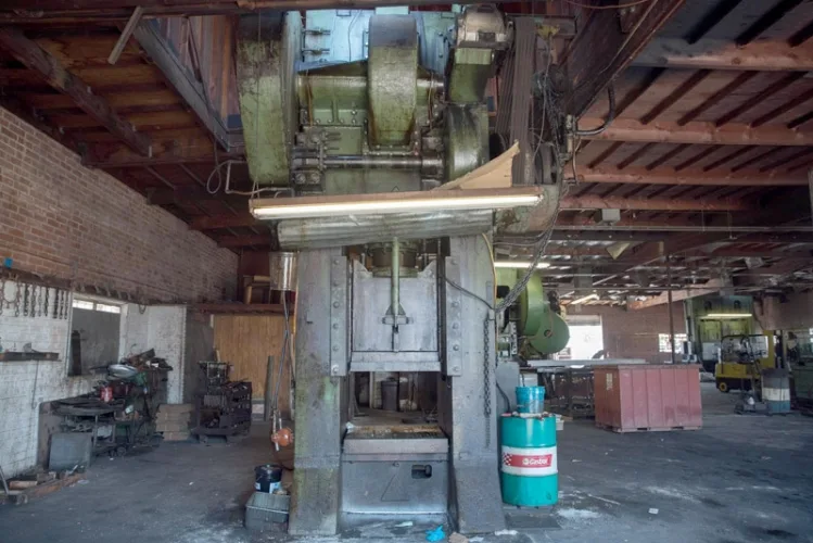 Photo #95 of GOLDEN STATE TOOL & DIE - COMPLETE TOOL & DIE SHOP, METAL STAMPING UP TO 800 TON CAPACITY, FEATURING: 800-TON CLEARING & 400 TON MINSTER KNUCKLE PRESSES,  UP TO 400 TON STRAIGHT SIDE, OBI, GAP FRAME STAMPING PRESSES, COMPLETE TOOL ROOM, ROLLING STOCK &