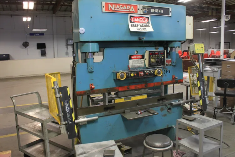 Photo #5 of SURPLUS ASSETS TO THE ONGOING OPERATIONS OF HUBBELL LIGHTING, INC. - TRUMPF TRUMATIC 2000R CNC PUNCHING MACHINE, (2) 75 TON & (1) 20 TON GREENERD PRESSES, 1/4" X 12' NIAGARA SHEAR, NIAGARA & DI-ACRO PRESS BRAKE, PARTS CLEANER, WELDERS, SHOP