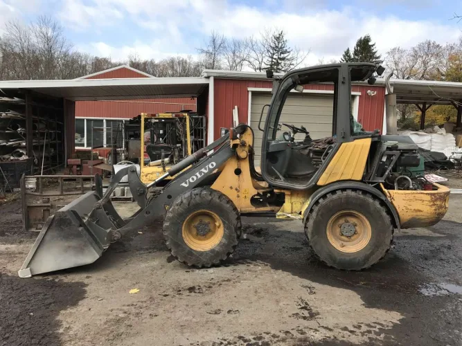 Photo #1 of GEERLINGS INC - CONSTRUCTION EQUIPMENT, VEHICLES, TRACTORS, TRAILERS, DUMP TRUCKS, DOZER AND MORE