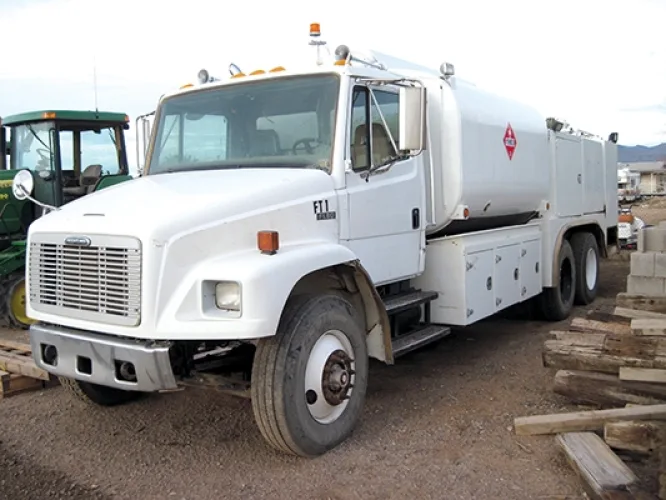 Photo #5 of FARM EQUIPMENT OF KINGMAN FARMS, LLC, INCLUDING (23) 2014 VALLEY SPRINKLERS 8000 SERIES CENTER IRRIGATION PIVOTS, WELL DRILLING & IRRIGATION EQUIPMENT, 2012 KOMATSU EXCAVATOR, SERVICE & FUEL TRUCKS