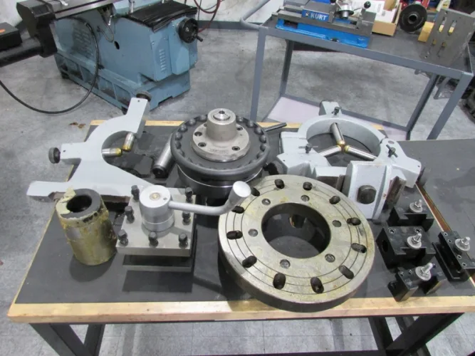 Photo #29 of SHORT NOTICE SALE - CHEVALIER, DMC & JONES & SHIPMAN GRINDERS, HAAS VERTICAL MILL, TRAK MILLING MACHINE, WR WELLS, CLAUSING & WELLSAW BAND SAWS, VALUE MASTER LATHE, ROLLING STOCK & MORE