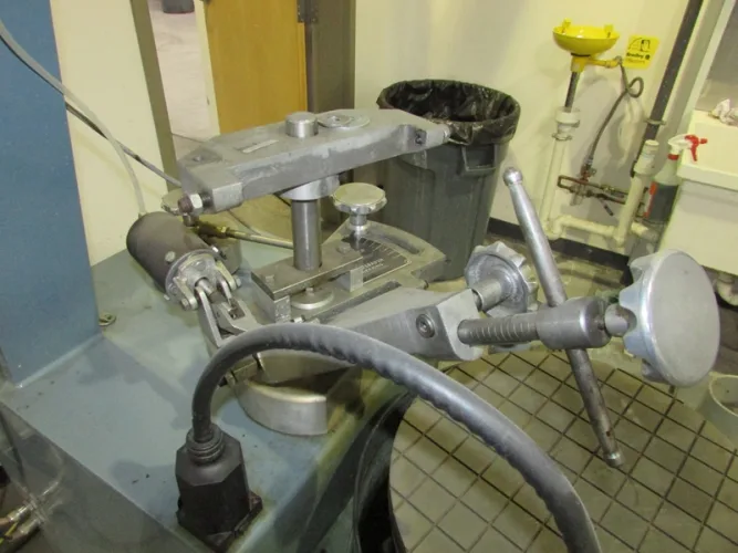 Photo #85 of SHORT NOTICE SALE - CHEVALIER, DMC & JONES & SHIPMAN GRINDERS, HAAS VERTICAL MILL, TRAK MILLING MACHINE, WR WELLS, CLAUSING & WELLSAW BAND SAWS, VALUE MASTER LATHE, ROLLING STOCK & MORE