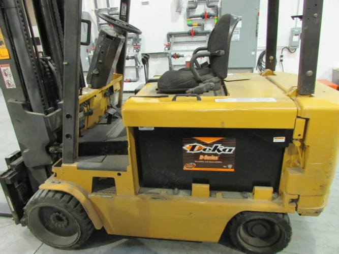 Photo #138 of SHORT NOTICE SALE - CHEVALIER, DMC & JONES & SHIPMAN GRINDERS, HAAS VERTICAL MILL, TRAK MILLING MACHINE, WR WELLS, CLAUSING & WELLSAW BAND SAWS, VALUE MASTER LATHE, ROLLING STOCK & MORE