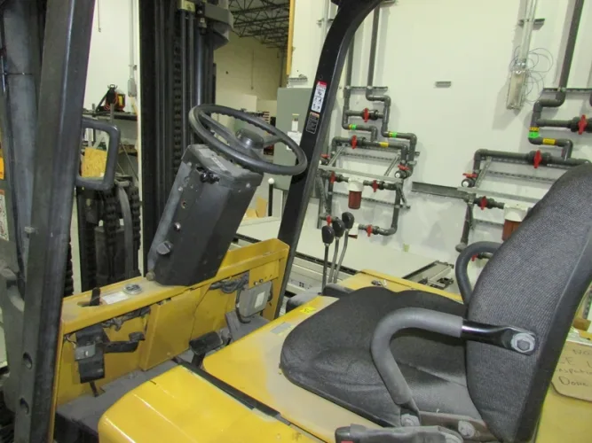 Photo #142 of SHORT NOTICE SALE - CHEVALIER, DMC & JONES & SHIPMAN GRINDERS, HAAS VERTICAL MILL, TRAK MILLING MACHINE, WR WELLS, CLAUSING & WELLSAW BAND SAWS, VALUE MASTER LATHE, ROLLING STOCK & MORE