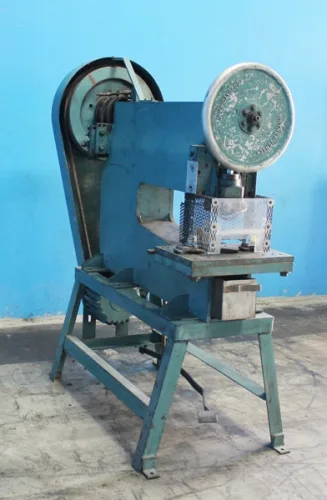 Photo #40 of BANK OWNED EQUIPMENT TO BE AUCTIONED, MOVED TO WAREHOUSE FOR CONVENIENCE OF SALE - FEATURING: COMPRESSORS/DRYERS, BEADERS, BLAST CLEANING EQUIPMENT, BORING MILLS, PRESS BRAKES, COLD FORMERS, GRINDERS, PRESSES, LATHES, ROLLFORMERS & MUCH MORE