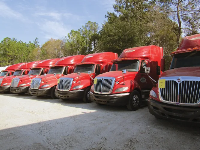 Photo #4 of NEW SALE DATE - AFTER ORDER OF THE US BANKRUPTCY COURT CASE NO. 16-BK-26397 - SEATRUCK INC.: (38) LATE MODEL SLEEPER TRACTORS, (28) REEFER TRAILERS, (15) DRY VAN TRAILERS
