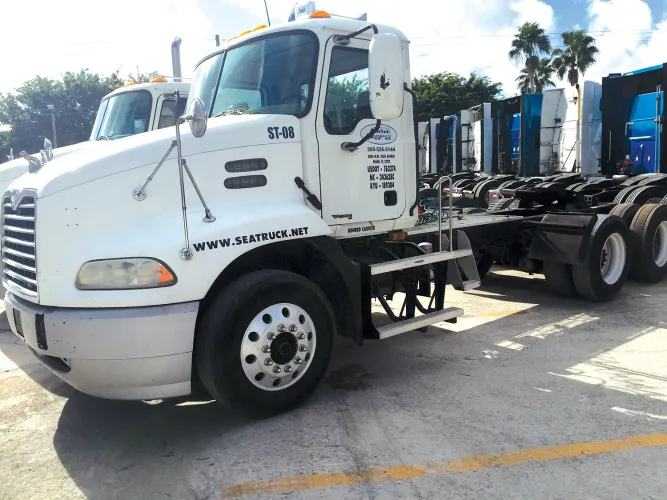 Photo #7 of NEW SALE DATE - AFTER ORDER OF THE US BANKRUPTCY COURT CASE NO. 16-BK-26397 - SEATRUCK INC.: (38) LATE MODEL SLEEPER TRACTORS, (28) REEFER TRAILERS, (15) DRY VAN TRAILERS
