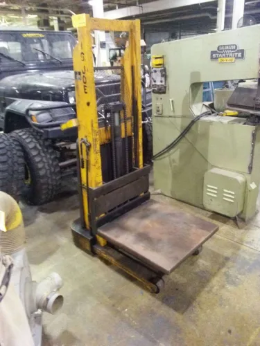 Photo #35 of HUGE 2 DAY AUCTION - DAY 1: EQUIPMENT NO LONGER NEEDED IN THE CONTINUING OPERATIONS OF QUALITY DIE SET CORPORATION, FEATURING PRESSES FROM 60 - 125 TON, GRINDER, VERTICAL MILLING MACHINE, TOOL ROOM, UNCOILERS, STRAIGHTENERS & MORE