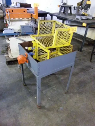 Photo #9 of HUGE 2 DAY AUCTION - DAY 2: EQUIPMENT NO LONGER NEEDED IN THE CONTINUING OPERATIONS OF QUALITY DIE SET CORPORATION, FEATURING PRESSES FROM 60 - 125 TON, GRINDER, VERTICAL MILLING MACHINE, TOOL ROOM, UNCOILERS, STRAIGHTENERS & MORE