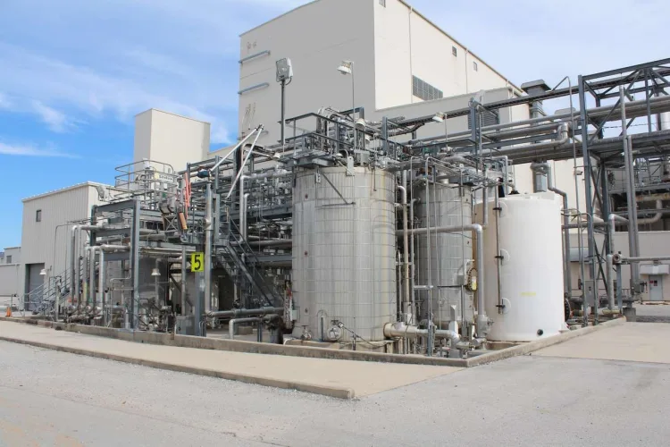 Photo #27 of INVISTA - SHORT NOTICE AUCTION FEATURING PRODUCTION PACKAGING EQUIPMENT, TANK FARM INCLUDING 7 STAINLESS STEEL VERTICAL TANKS, STORAGE SILOS, EXTRUDERS & BALER