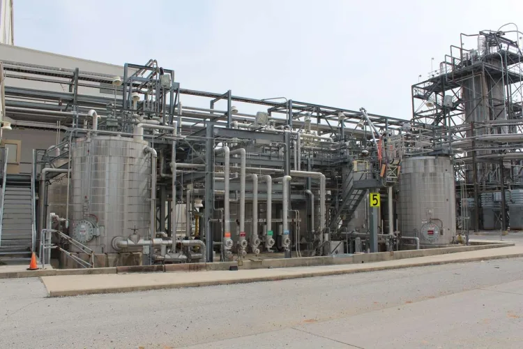 Photo #28 of INVISTA - SHORT NOTICE AUCTION FEATURING PRODUCTION PACKAGING EQUIPMENT, TANK FARM INCLUDING 7 STAINLESS STEEL VERTICAL TANKS, STORAGE SILOS, EXTRUDERS & BALER