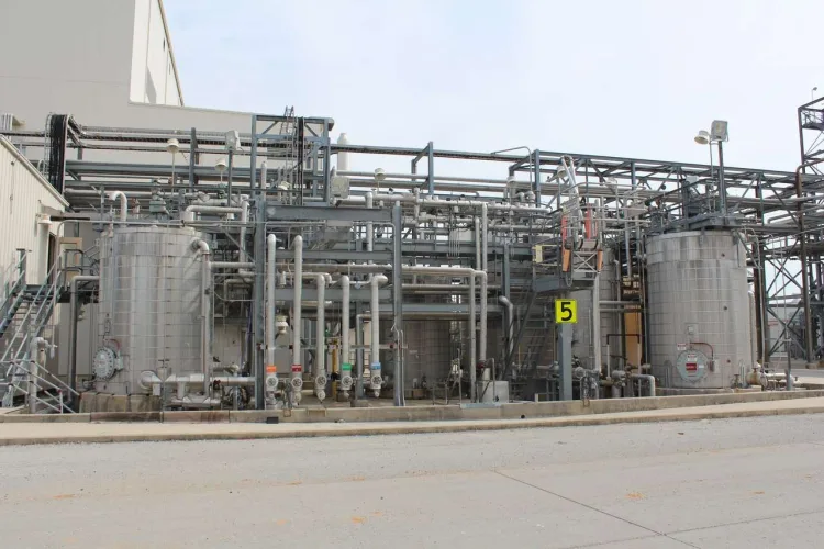 Photo #30 of INVISTA - SHORT NOTICE AUCTION FEATURING PRODUCTION PACKAGING EQUIPMENT, TANK FARM INCLUDING 7 STAINLESS STEEL VERTICAL TANKS, STORAGE SILOS, EXTRUDERS & BALER