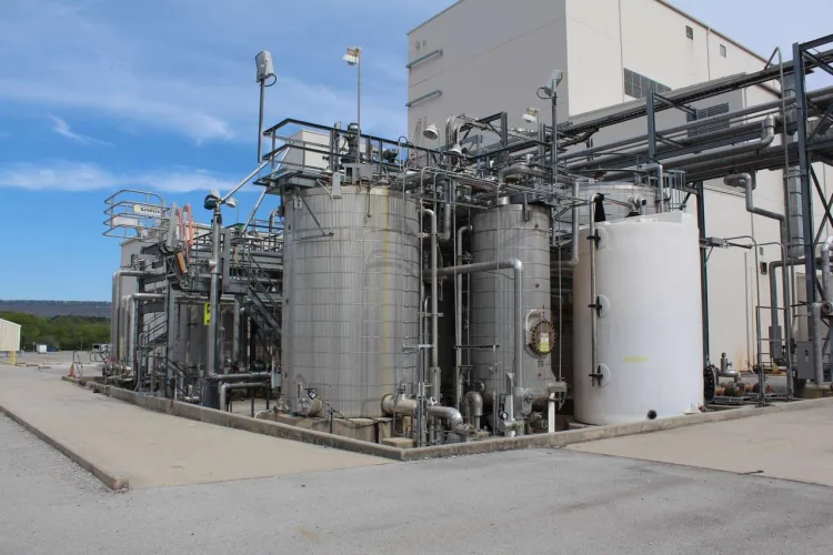 Photo #31 of INVISTA - SHORT NOTICE AUCTION FEATURING PRODUCTION PACKAGING EQUIPMENT, TANK FARM INCLUDING 7 STAINLESS STEEL VERTICAL TANKS, STORAGE SILOS, EXTRUDERS & BALER