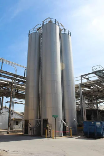 Photo #37 of INVISTA - SHORT NOTICE AUCTION FEATURING PRODUCTION PACKAGING EQUIPMENT, TANK FARM INCLUDING 7 STAINLESS STEEL VERTICAL TANKS, STORAGE SILOS, EXTRUDERS & BALER