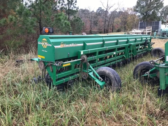 Photo #41 of REPOSSESSED FARM EQUPMENT AUCTION - FEATURING EXCELLENT WELL MAINTAINED LATE MODEL FARM EQUIPMENT, INCLUDING: JOHN DEERE TRACTORS & COMBINES & GREAT PLAINS GRAIN DRILLS