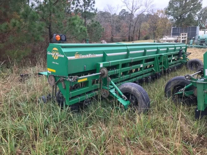 Photo #42 of REPOSSESSED FARM EQUPMENT AUCTION - FEATURING EXCELLENT WELL MAINTAINED LATE MODEL FARM EQUIPMENT, INCLUDING: JOHN DEERE TRACTORS & COMBINES & GREAT PLAINS GRAIN DRILLS