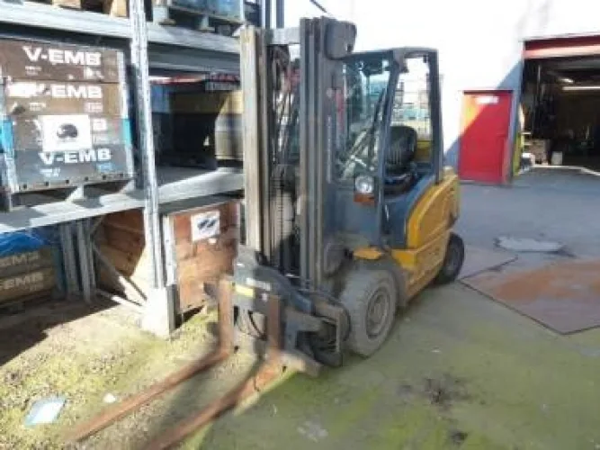 Photo #11 of SURPLUS MACHINERY & GENERAL PLANT EQUIPMENT OF MERITOR, FEATURING: MERCEDES-BENZ VAN, FORKLIFTS, OFFICE FURNITURE & MUCH MORE!