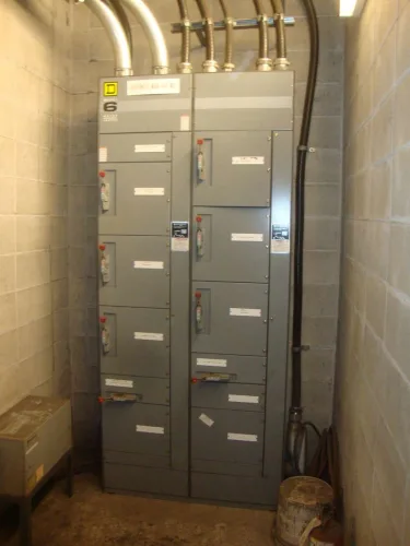 Photo #33 of FORMER ASSETS OF ESCO LIMITED FOUNDRY, FEATURING: OVERHEAD CRANES, DUST COLLECTORS, CHARGE BUCKETS, LADLES, MAGNETS, POWER HAMMER, WELDERS & MAINTENANCE EQUIPMENT, LARGE QTY OF SPARES/STORES, OLYMPUS INNOV X HANDHELD SPECTROMETER, SPX MARLEY COOLING TOWER