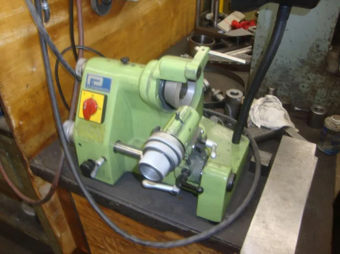 Photo #4 of ALUMET MANUFACTURING - COQUITLAM - MULTIPLE PLANT CLOSURE, ROLLFORMING & MOULDED PRODUCTS FOR THE WINDOW & DOOR INDUSTRY