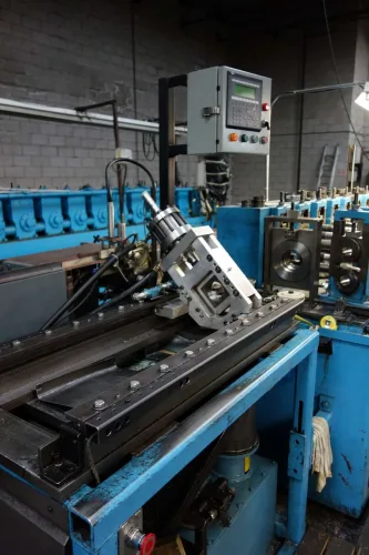 Photo #10 of ALUMET MANUFACTURING - TORONTO - MULTIPLE PLANT CLOSURE, ROLLFORMING & MOULDED PRODUCTS FOR THE WINDOW & DOOR INDUSTRY