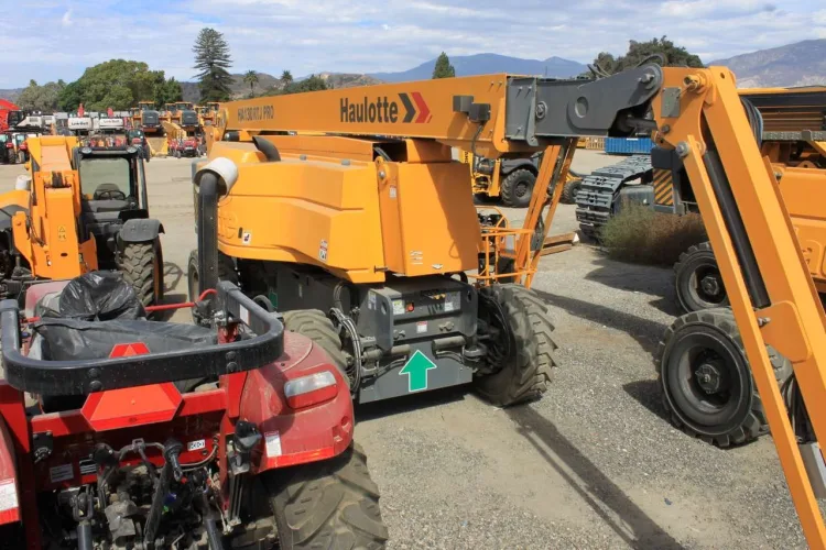 Photo #3 of REEQUIP SOLUTIONS - (24) 2015 HAULOTTE BOOM LIFTS